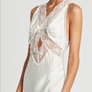 SIR ARIES CUT OUT GOWN